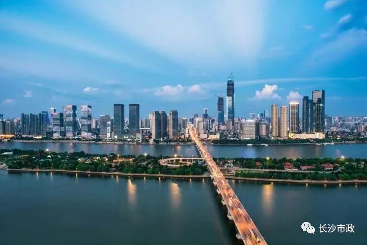 以城市，見未來；與城市，共成長